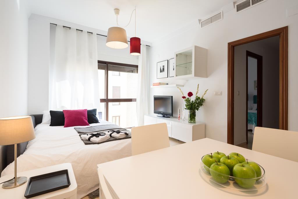 Colón12 Urban Apartment Malaga Bagian luar foto