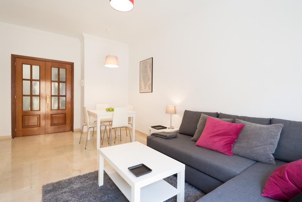 Colón12 Urban Apartment Malaga Bagian luar foto