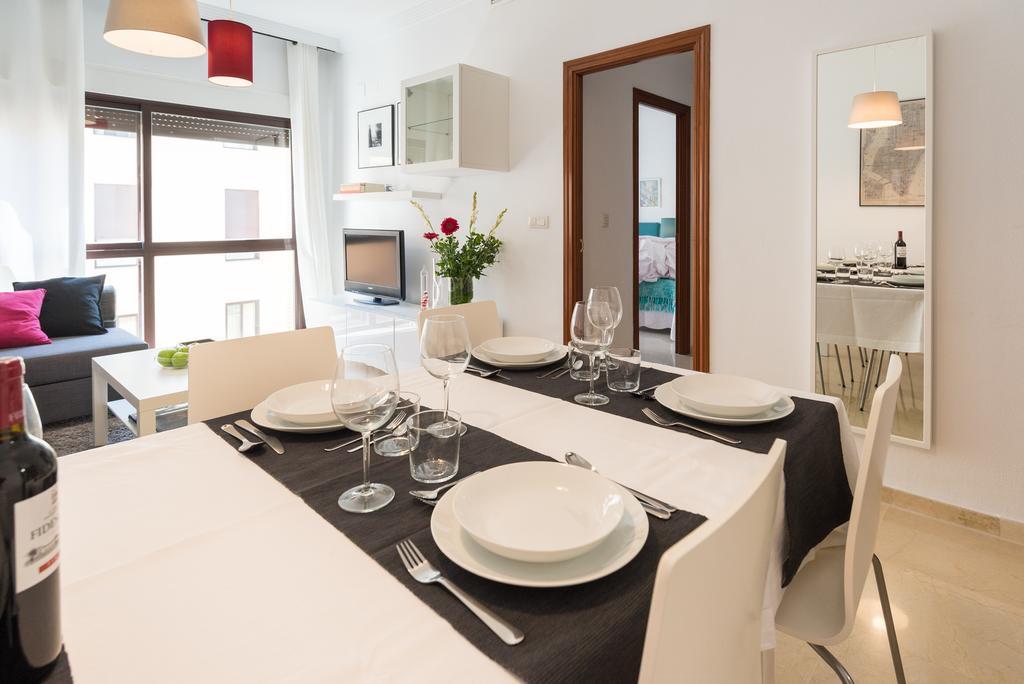 Colón12 Urban Apartment Malaga Bagian luar foto