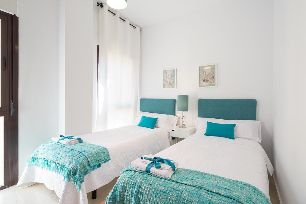 Colón12 Urban Apartment Malaga Bagian luar foto